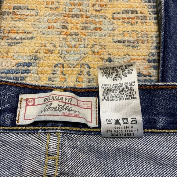 Vintage Medium Wash Levi’s High Rise Straight Leg 29x32 - Picture 9 of 11